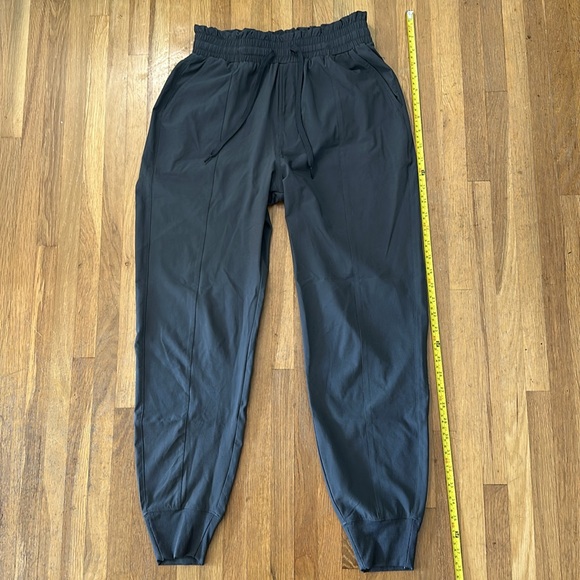 Abercrombie & Fitch | Women’s grey athletic joggers - Picture 11 of 16